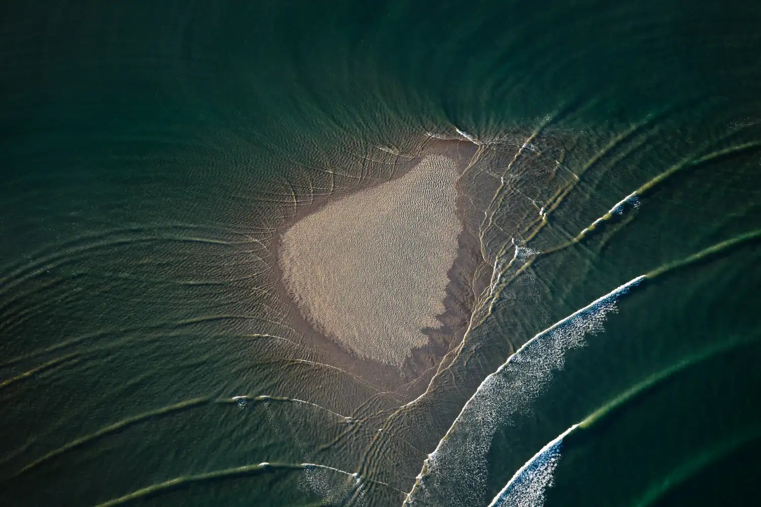 Causal Loop aerial photo, Kimberley, WA. Concentric ocean patterns surrounding a sandbank on framed canvas.